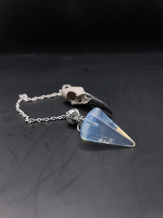 Pendulum White Glass Point