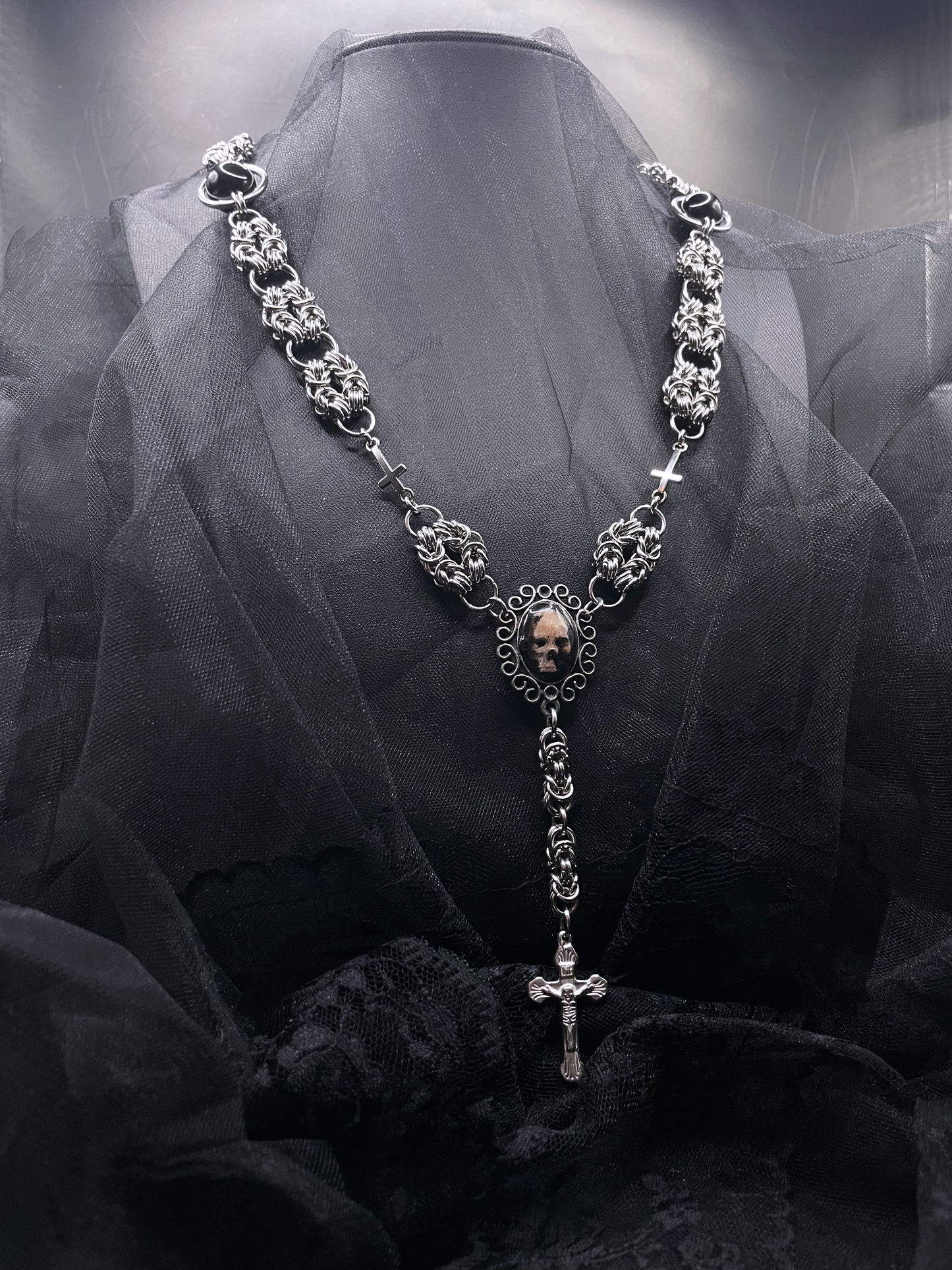 The Black Rosary of Manon
