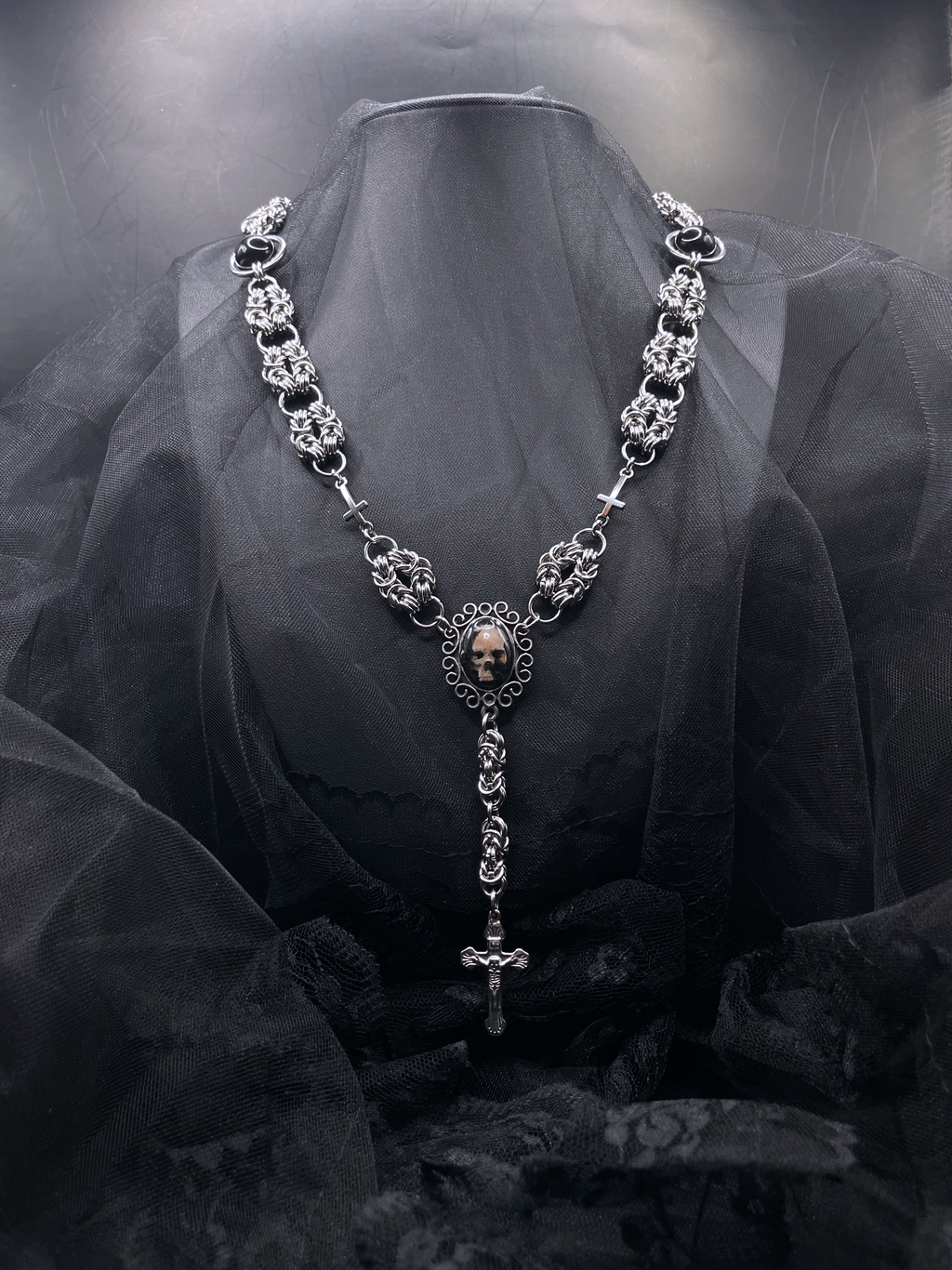 The Black Rosary of Manon