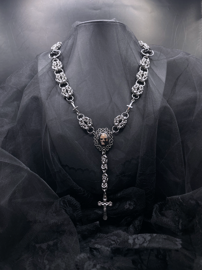 The Black Rosary of Manon