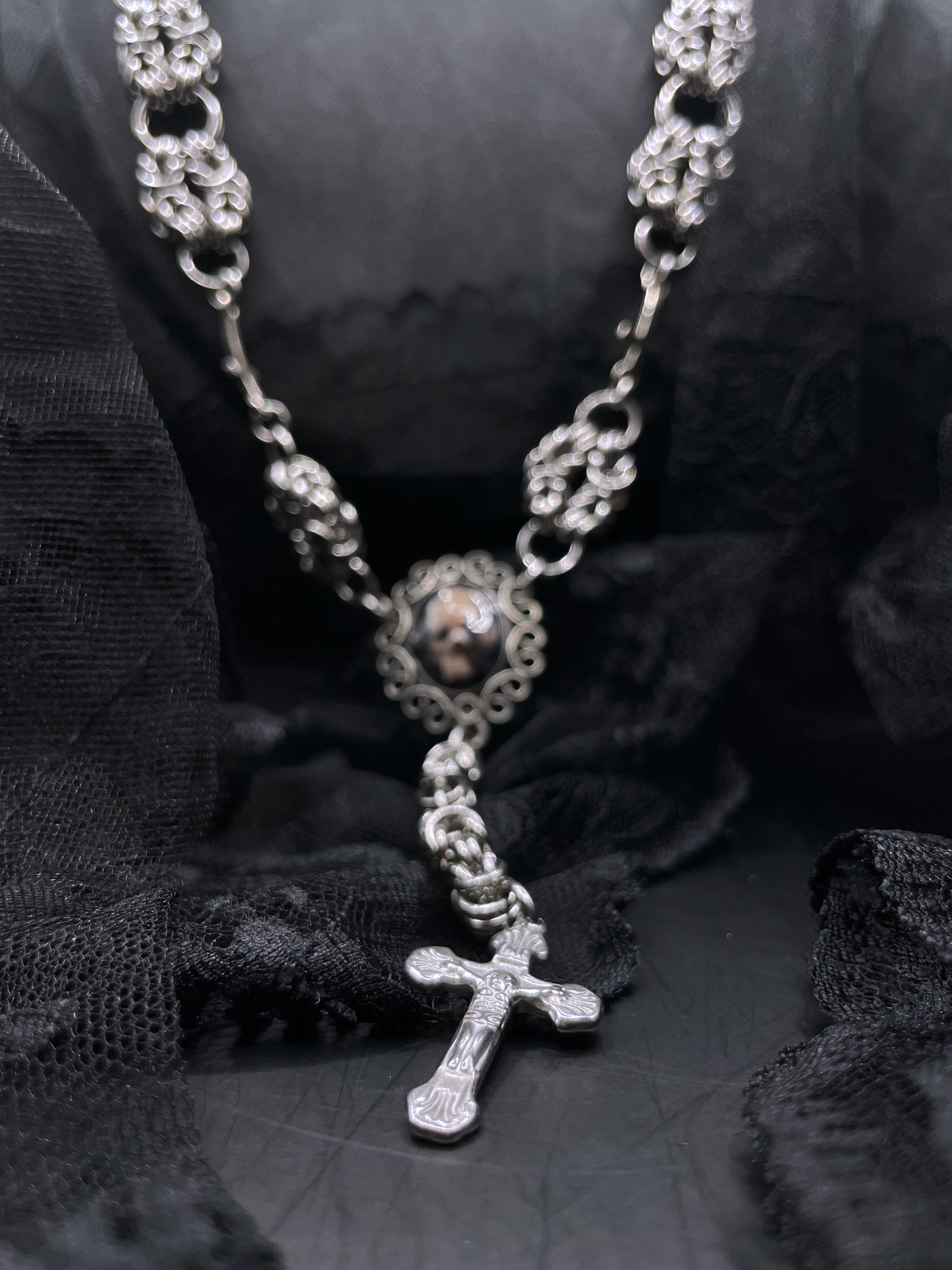 The Black Rosary of Manon