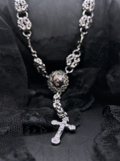 The Black Rosary of Manon