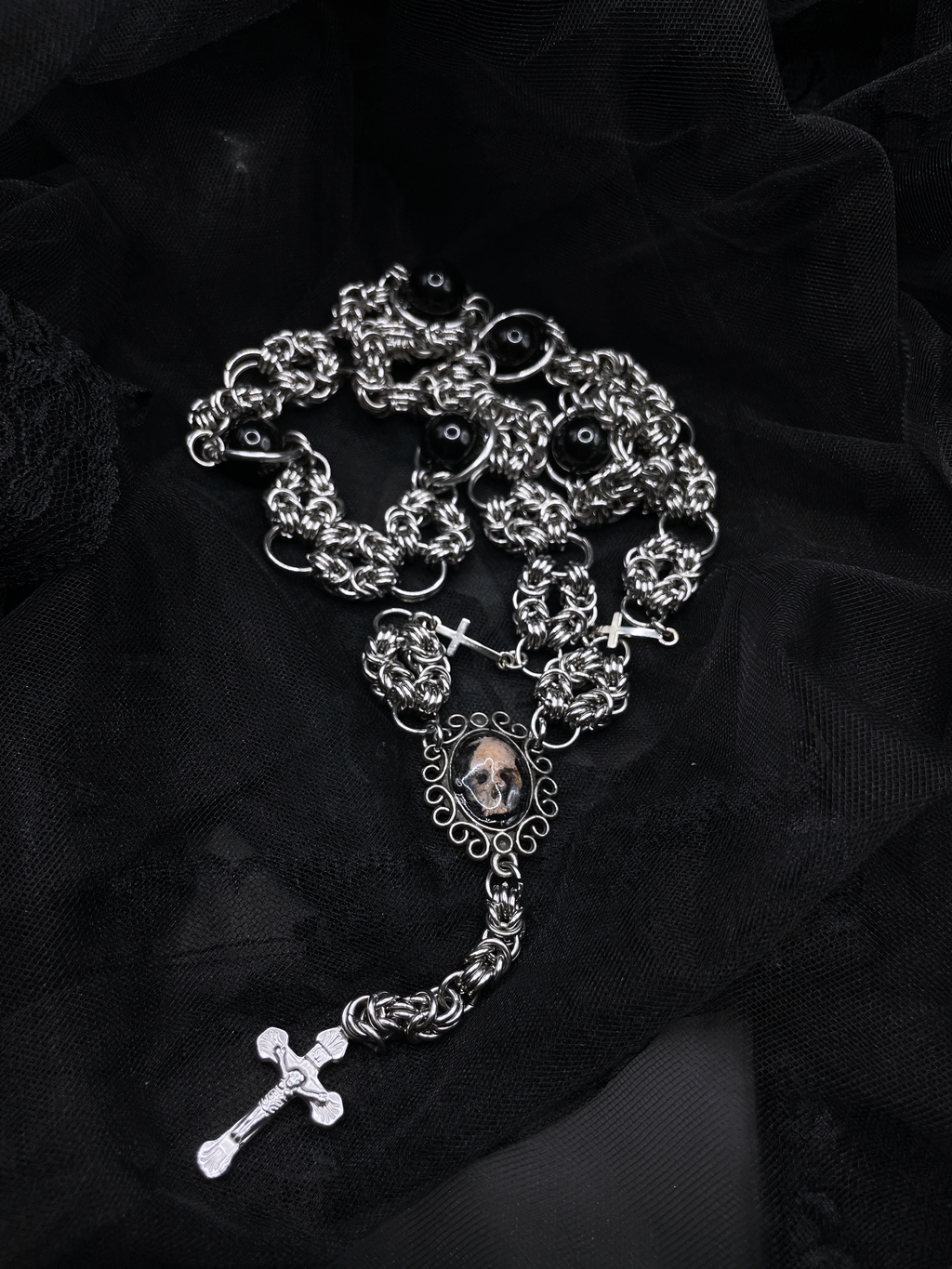 The Black Rosary of Manon