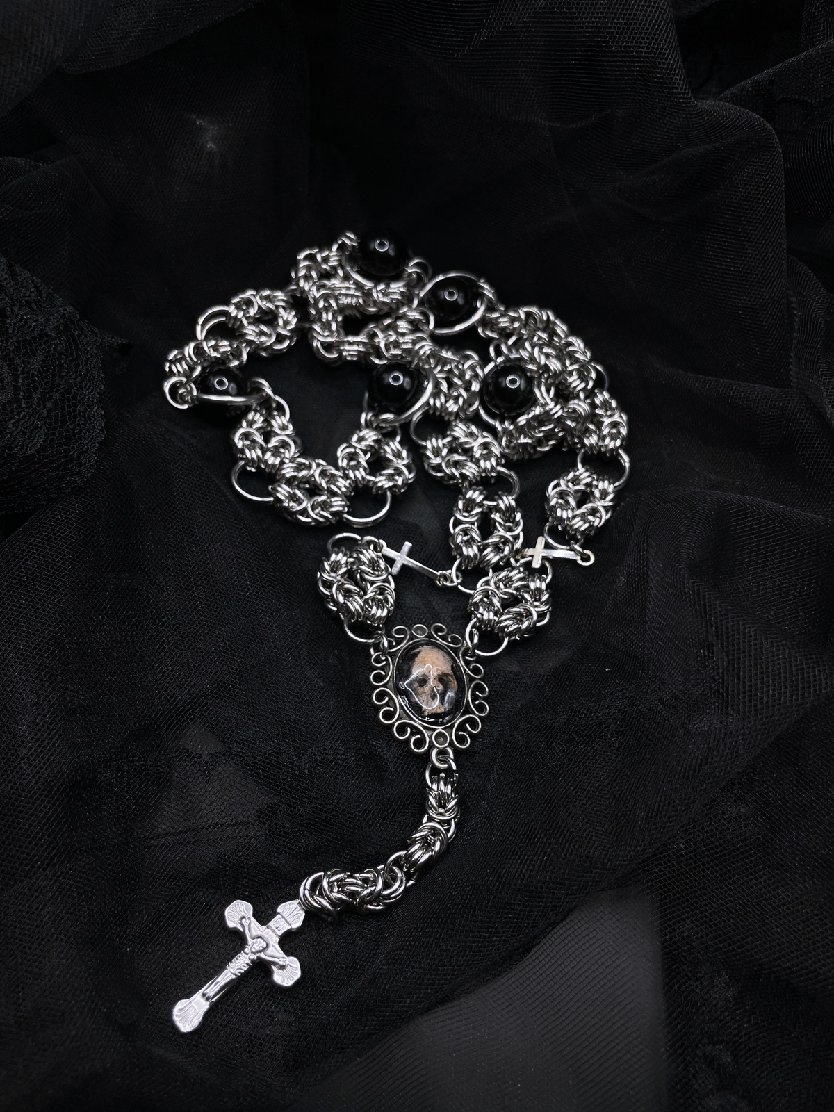 The Black Rosary of Manon