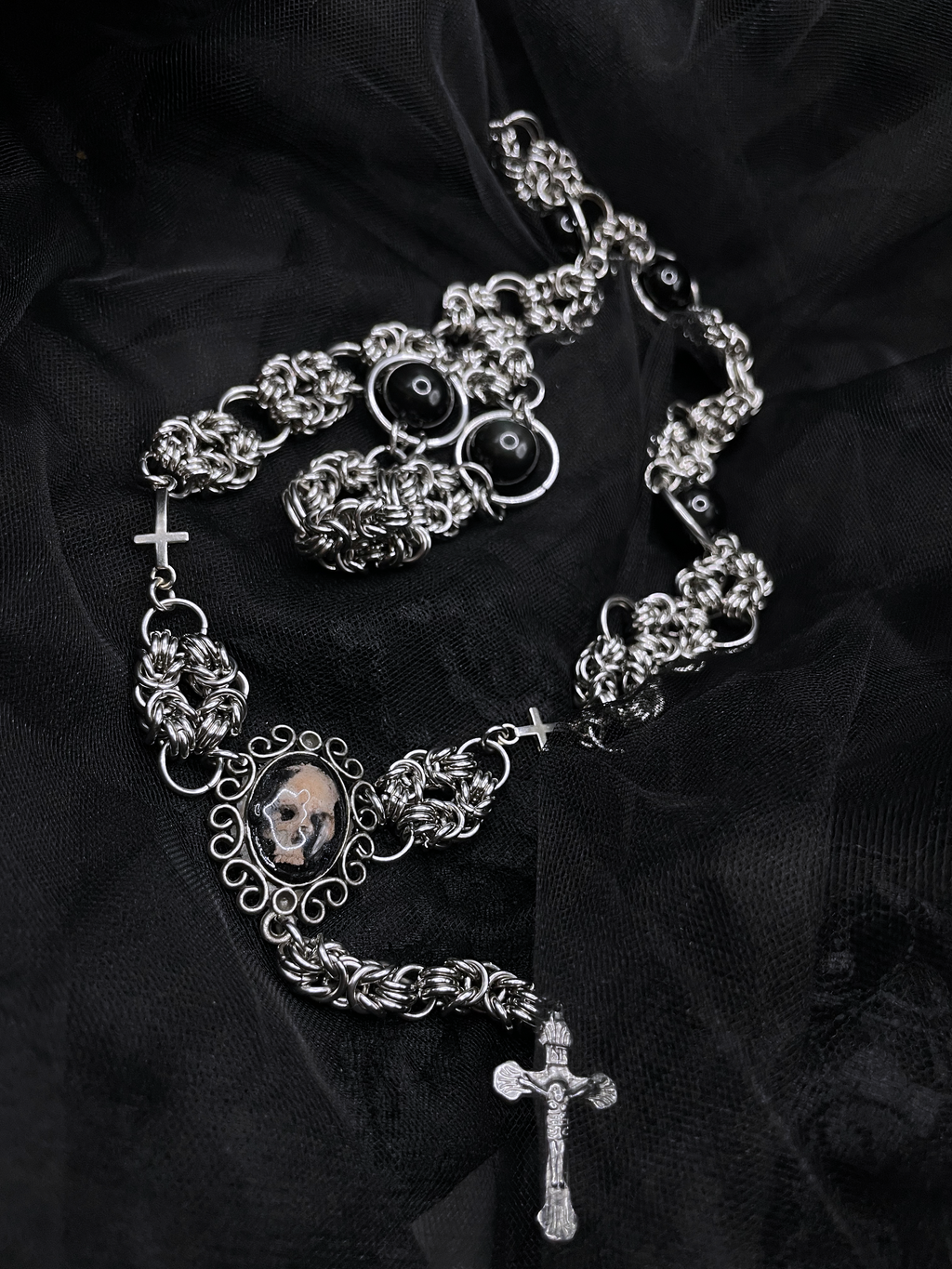 The Black Rosary of Manon