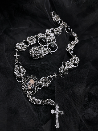 The Black Rosary of Manon
