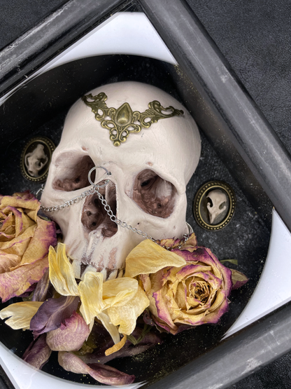 Shadow Reliquary: Skull & Wilted Roses Shrine