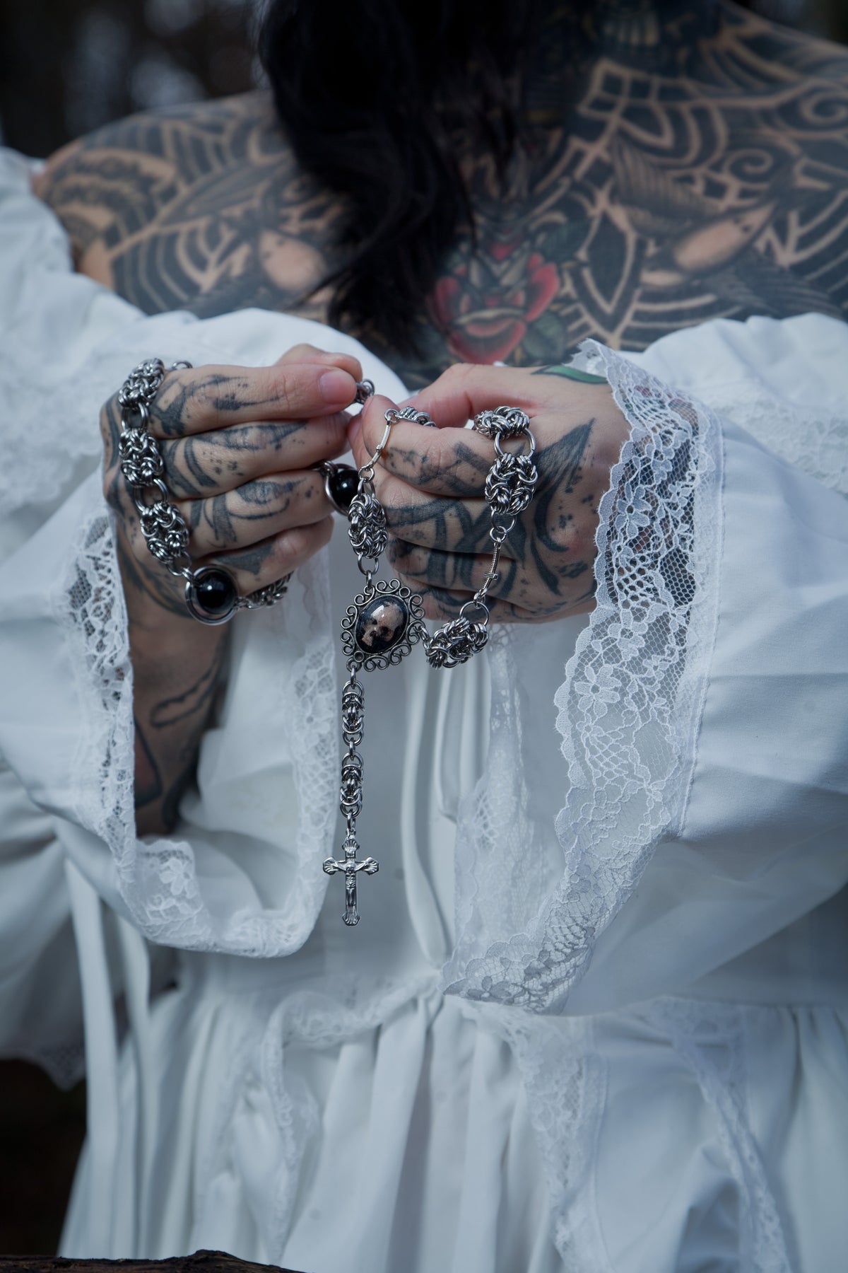 The Black Rosary of Manon